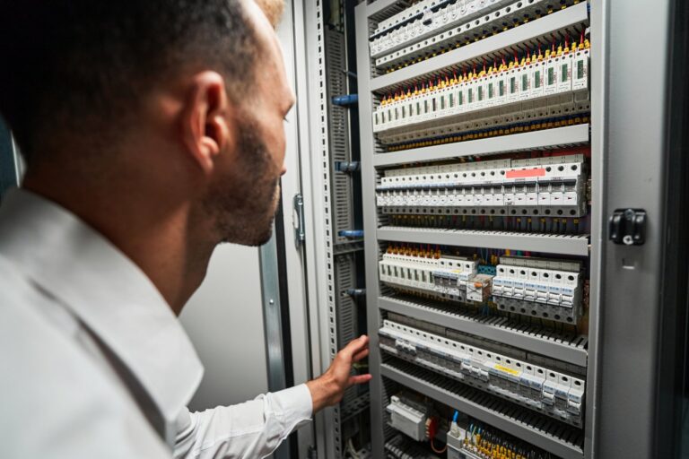 Jak rozwiązać usterkę w systemie automatyki budynkowej?