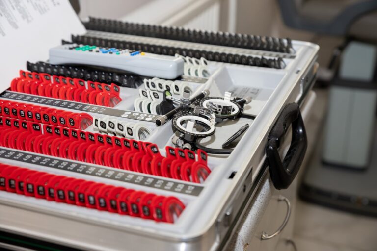 Praktyczny przewodnik po aparaturze elektrycznej dla instalatorów
