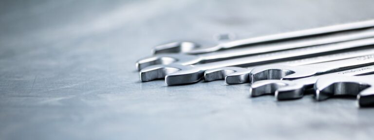 Jak wybrać i używać klucze imbusowe w pracach elektryczno-hydraulicznych