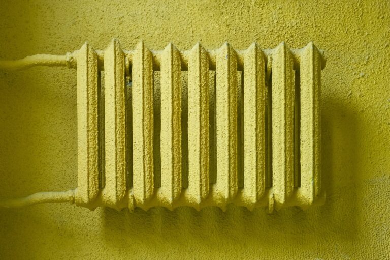 Jak skutecznie odpowietrzyć grzejniki przed sezonem grzewczym?