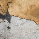 Co powoduje wilgoć na ścianach mimo sprawnej wentylacji?