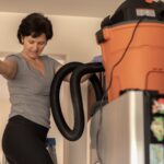 Co powoduje spadki napięcia podczas włączania odkurzacza?